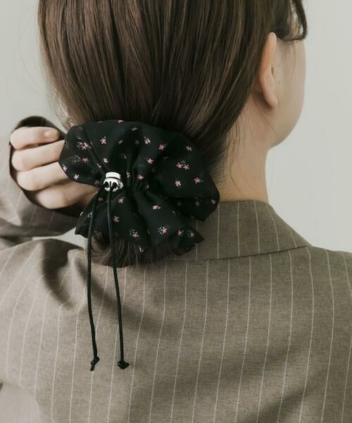 SMELLY / スメリー ヘアゴム・シュシュ | フラワープリントドローコードシュシュ | 詳細11