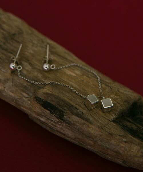 SMELLY / スメリー ピアス・イヤリング | SMELLY so　cube chain  pierce | 詳細1