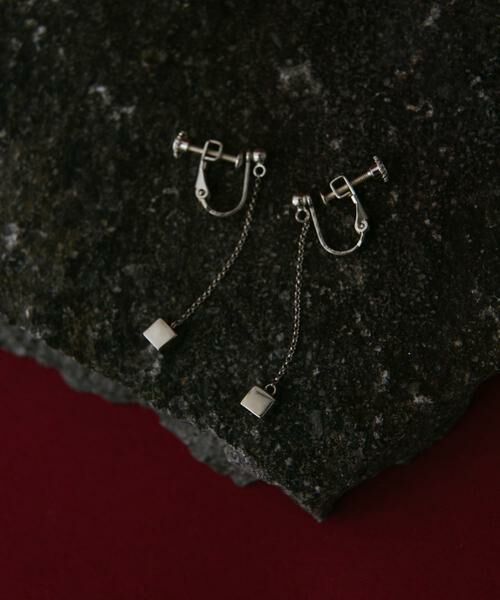 SMELLY / スメリー ピアス・イヤリング | SMELLY so　cube chain earring | 詳細1