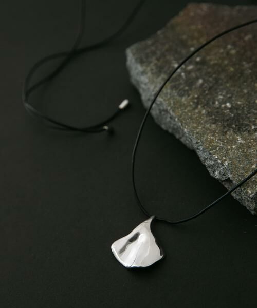 SMELLY / スメリー ネックレス・ペンダント・チョーカー | SMELLY so’　frill piece cord necklace | 詳細1