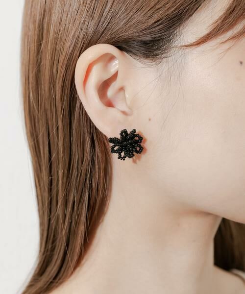 SMELLY / スメリー ピアス・イヤリング | フラワーモチーフビーズピアス | 詳細3