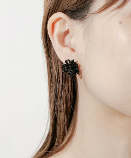 SMELLY / スメリー ピアス・イヤリング | フラワーモチーフビーズピアス | 詳細4