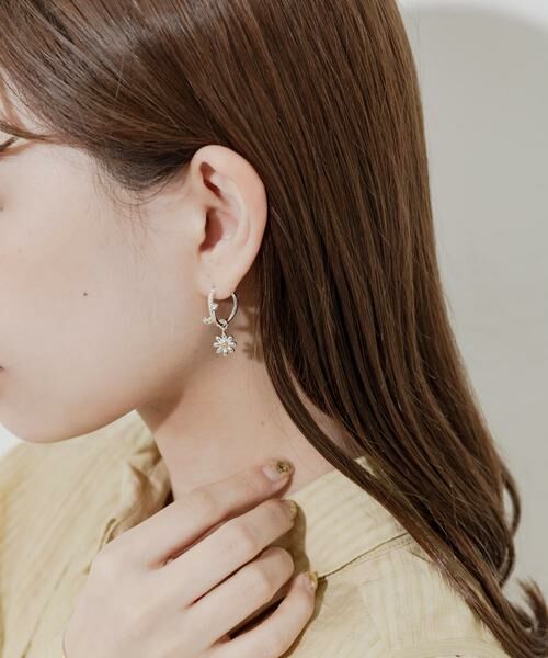 SMELLY / スメリー ピアス・イヤリング | フラワーチャームデザインフープピアス | 詳細5