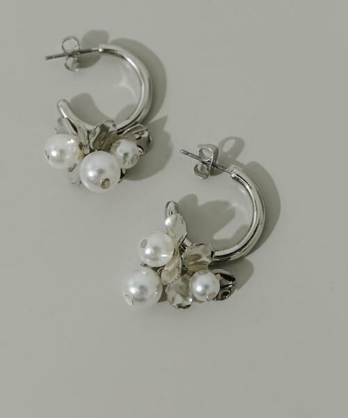 SMELLY / スメリー ピアス・イヤリング | メタルフラワーパールフープピアス | 詳細1
