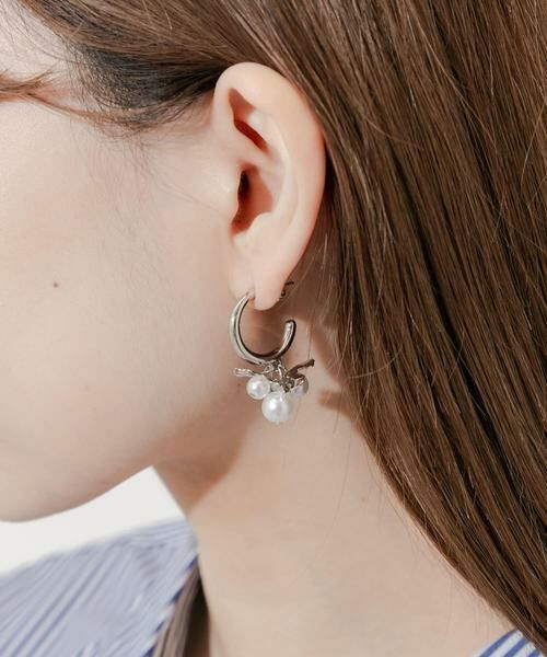 SMELLY / スメリー ピアス・イヤリング | メタルフラワーパールフープピアス | 詳細3