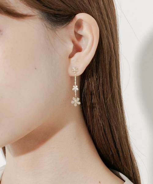 SMELLY / スメリー ピアス・イヤリング | ミニフラワースウィングピアス | 詳細4