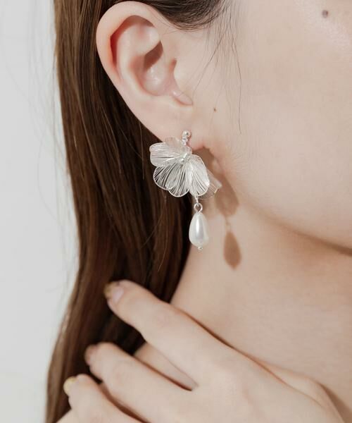 SMELLY / スメリー ピアス・イヤリング | メタルフラワードロップパールイヤリング | 詳細1