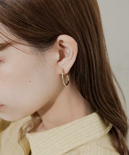 SMELLY / スメリー ピアス・イヤリング | トライアングルニュアンスフープイヤリング | 詳細2