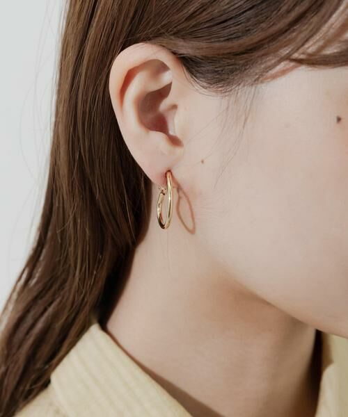 SMELLY / スメリー ピアス・イヤリング | トライアングルニュアンスフープイヤリング | 詳細3