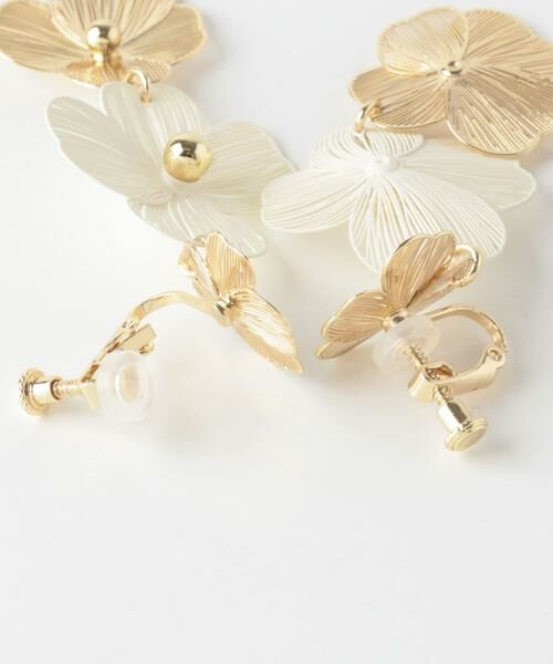 SMELLY / スメリー ピアス・イヤリング | トリプルフラワーイヤリング | 詳細6