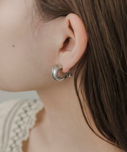 SMELLY / スメリー ピアス・イヤリング | センターラインメタルフープイヤリング | 詳細1