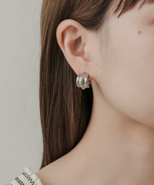 SMELLY / スメリー ピアス・イヤリング | センターラインメタルフープイヤリング | 詳細3