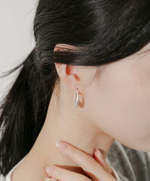 SMELLY / スメリー ピアス・イヤリング | ラウンドエッジフープピアス | 詳細4