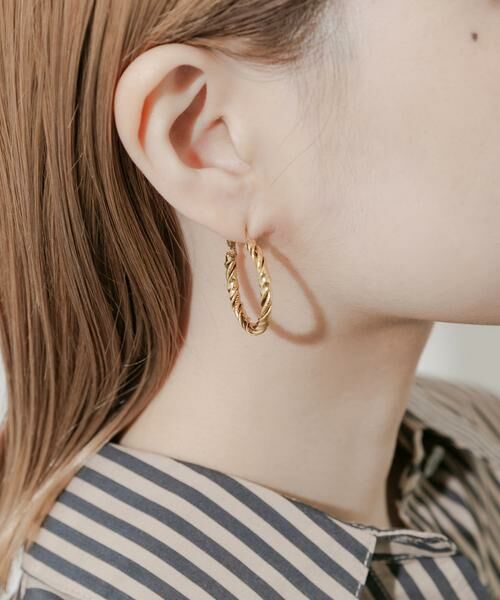 SMELLY / スメリー ピアス・イヤリング | ステンレスダブルツイストフープピアス | 詳細3