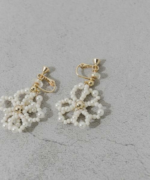 SMELLY / スメリー ピアス・イヤリング | ビースフラワーイヤリング | 詳細1