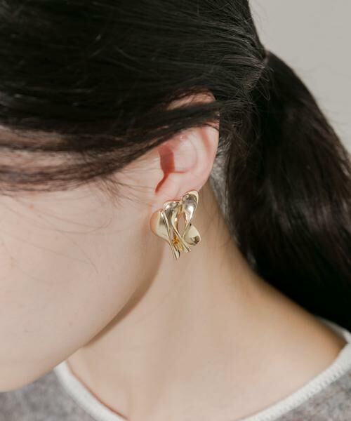 SMELLY / スメリー ピアス・イヤリング | フリルデザインボリュームイヤリング | 詳細2