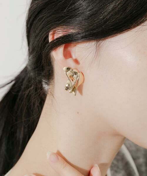 SMELLY / スメリー ピアス・イヤリング | フリルデザインボリュームイヤリング | 詳細4