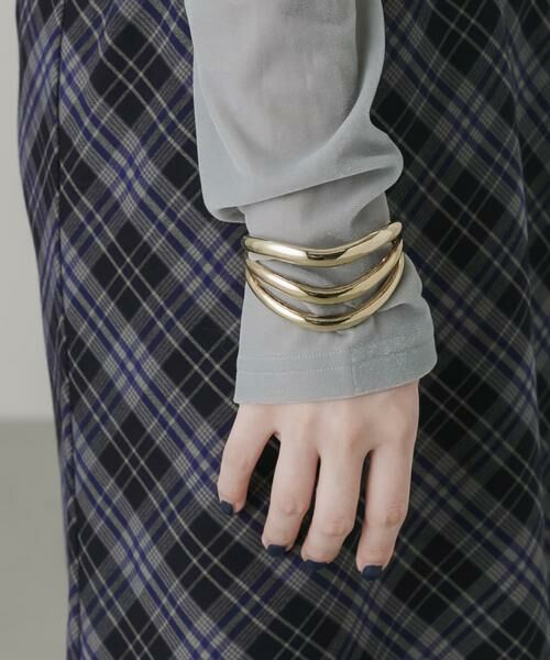 SMELLY / スメリー ブレスレット・バングル | ウェーブラインワイドメタルバングル | 詳細1