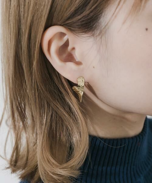 SMELLY / スメリー ピアス・イヤリング | ツイストハートピアス | 詳細3