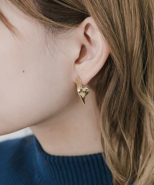 SMELLY / スメリー ピアス・イヤリング | ツイストハートピアス | 詳細5