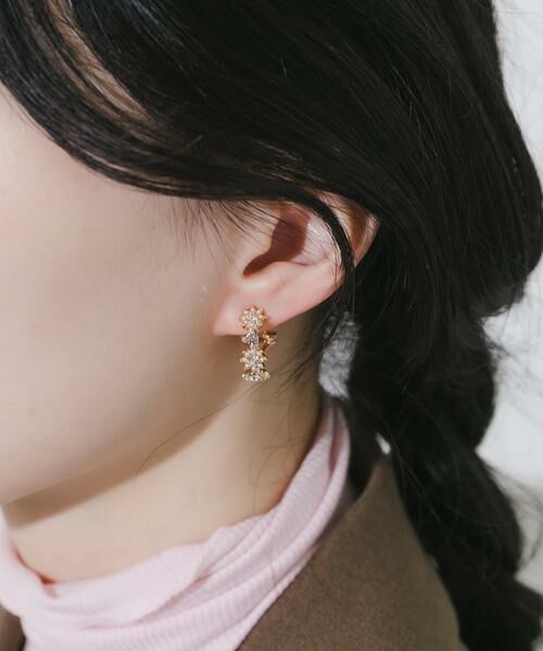 SMELLY / スメリー ピアス・イヤリング | フラワービジューフープイヤリング | 詳細3