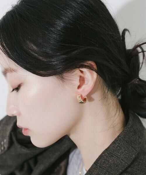 SMELLY / スメリー ピアス・イヤリング | ニュアンスラインワンタッチフープイヤリング | 詳細6