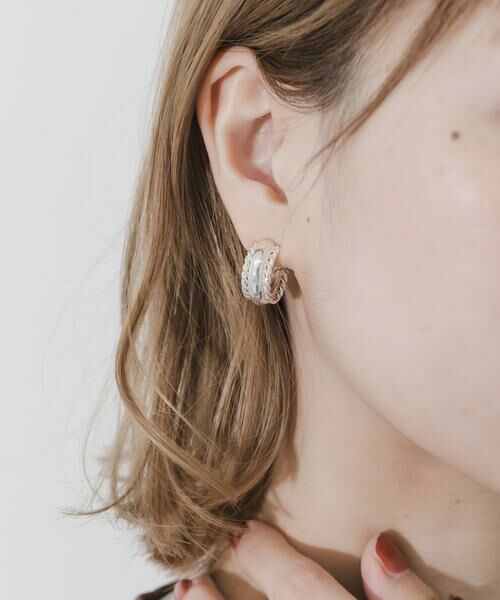 SMELLY / スメリー ピアス・イヤリング | ツイストデザインフープイヤリング | 詳細1