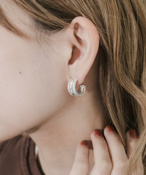 SMELLY / スメリー ピアス・イヤリング | ツイストデザインフープイヤリング | 詳細3