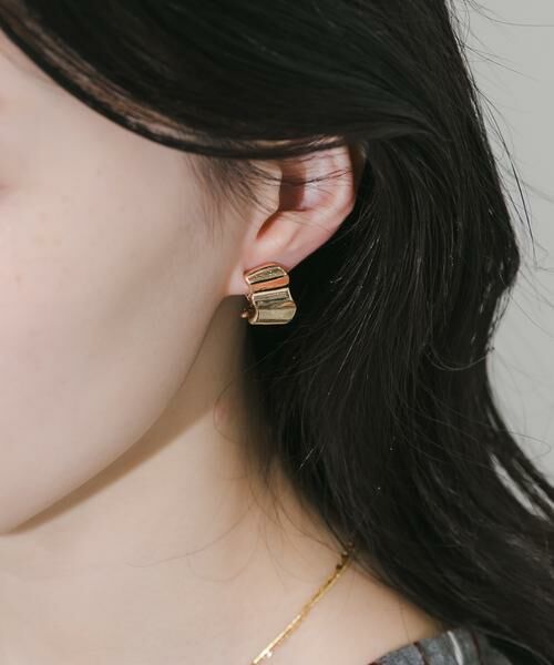 SMELLY / スメリー ピアス・イヤリング | フリルデザインフープイヤリング | 詳細2