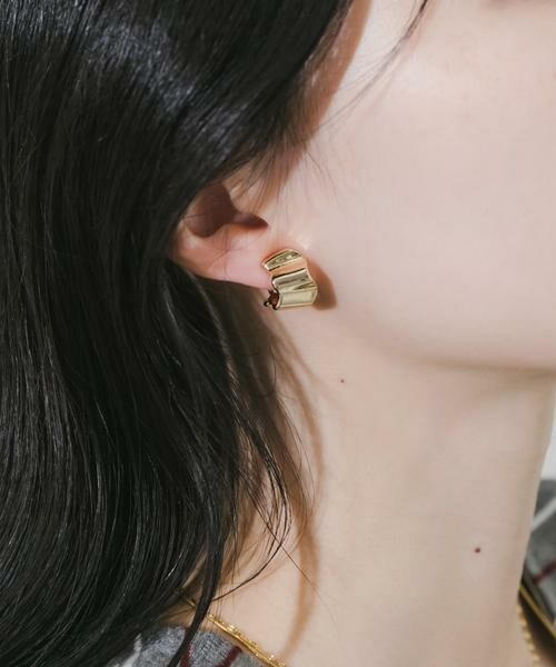 SMELLY / スメリー ピアス・イヤリング | フリルデザインフープイヤリング | 詳細4