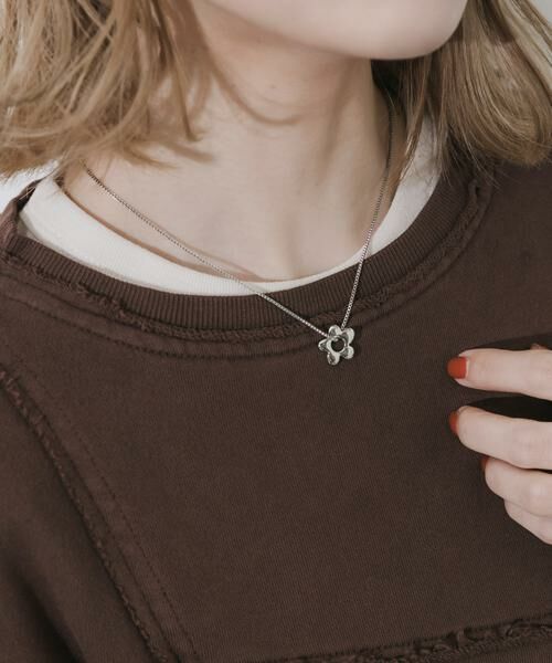 SMELLY / スメリー ネックレス・ペンダント・チョーカー | ステンレスフラワートップネックレス | 詳細1