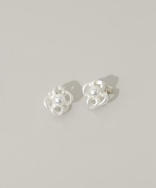 SMELLY / スメリー ピアス・イヤリング | メタルフラワーパールイヤリング（シルバー系その他）