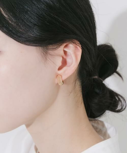 SMELLY / スメリー ピアス・イヤリング | エンボスワンタッチフープイヤリング | 詳細3