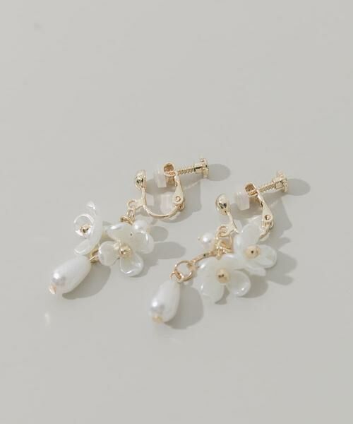 SMELLY / スメリー ピアス・イヤリング | ドロップパールフラワーイヤリング | 詳細1