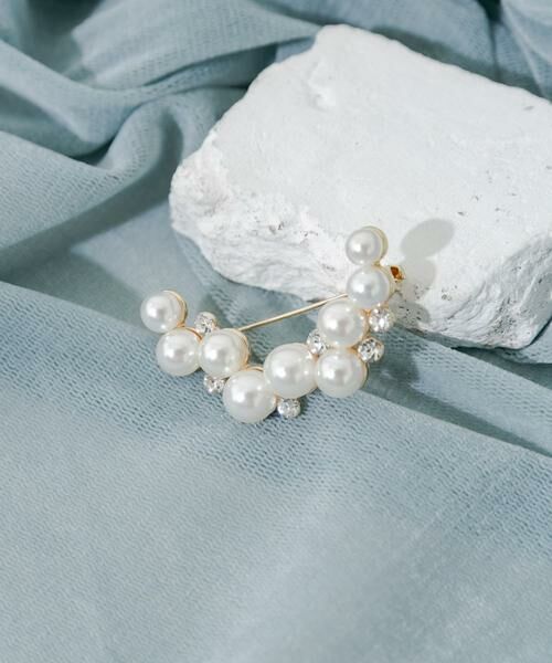 SMELLY / スメリー ブローチ・コサージュ | ランダムパールビジューブローチ（ホワイト系その他）