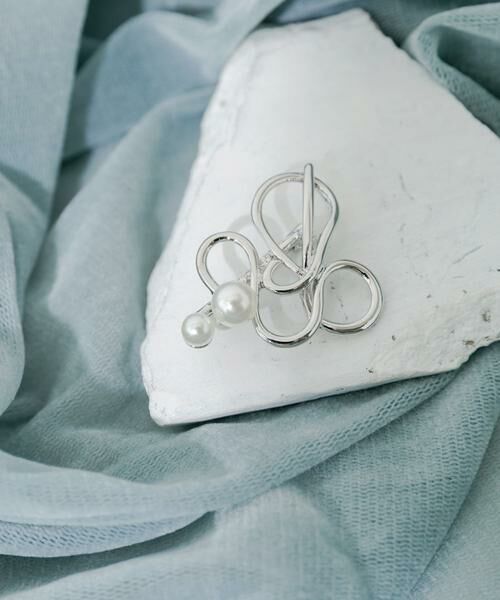 SMELLY / スメリー ブローチ・コサージュ | メタルラインポイントパールブローチ（シルバー系その他）