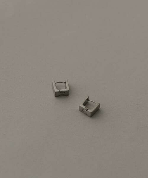 SMELLY / スメリー ピアス・イヤリング | ステンレススクエアピアス（シルバー）