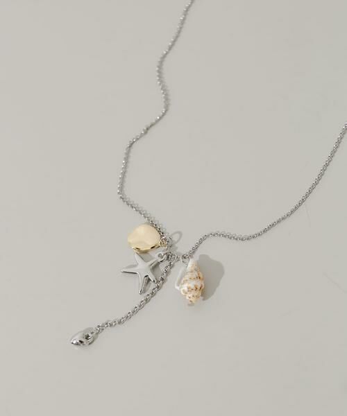 SMELLY / スメリー ネックレス・ペンダント・チョーカー | シェルモチーフチャームネックレス（シルバー系その他）