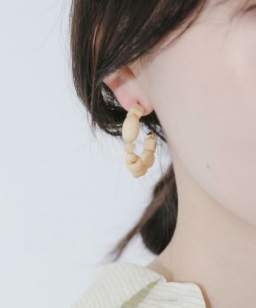 SMELLY / スメリー ピアス・イヤリング | カラービーズフープピアス | 詳細3