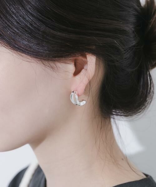 SMELLY / スメリー ピアス・イヤリング | ニュアンスカーブピアス | 詳細2