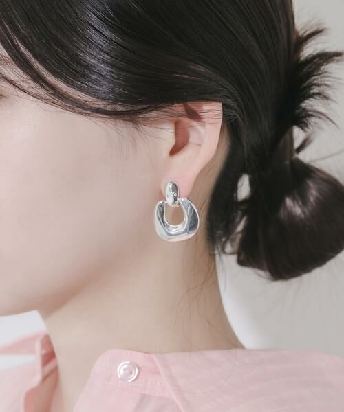 SMELLY / スメリー ピアス・イヤリング | ボリュームメタルUイヤリング | 詳細1