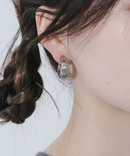 SMELLY / スメリー ピアス・イヤリング | メタルラインフープイヤリング | 詳細2