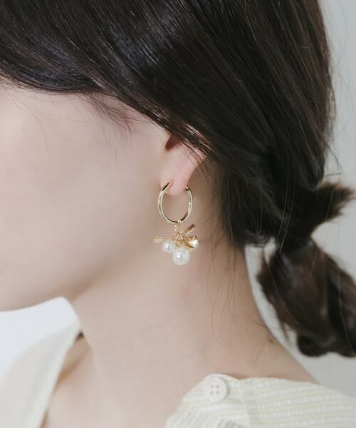 SMELLY / スメリー ピアス・イヤリング | メタルフラワーパールフープイヤリング | 詳細2