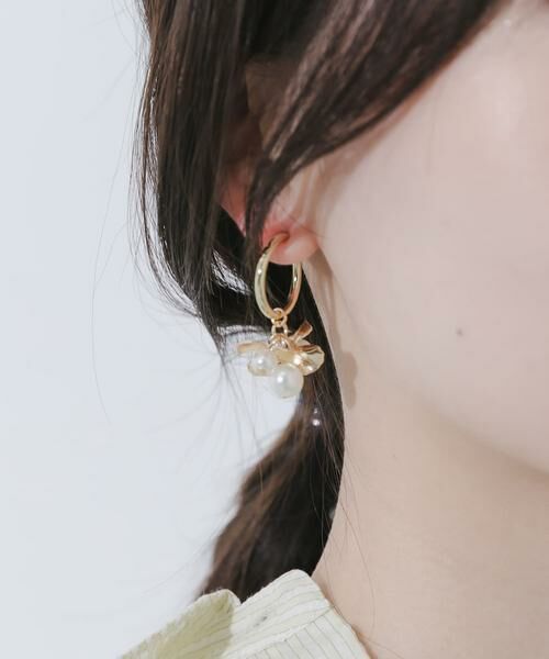 SMELLY / スメリー ピアス・イヤリング | メタルフラワーパールフープイヤリング | 詳細4