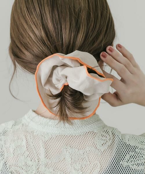 SMELLY / スメリー ヘアゴム・シュシュ | カラーパイピングボリュームシュシュ | 詳細2