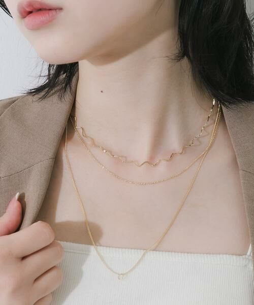 SMELLY / スメリー ネックレス・ペンダント・チョーカー | 3チェーンレイヤードネックレス（ゴールド）