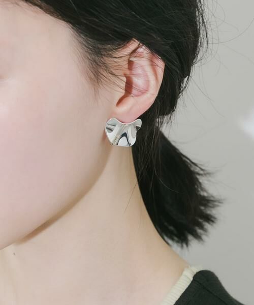 SMELLY / スメリー ピアス・イヤリング | メタルドレープピアス（シルバー）