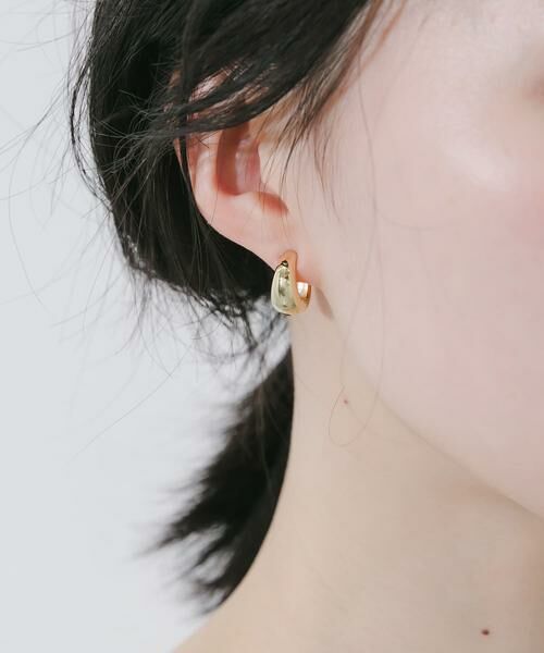 SMELLY / スメリー ピアス・イヤリング | プックリワンタッチイヤリング（ゴールド）