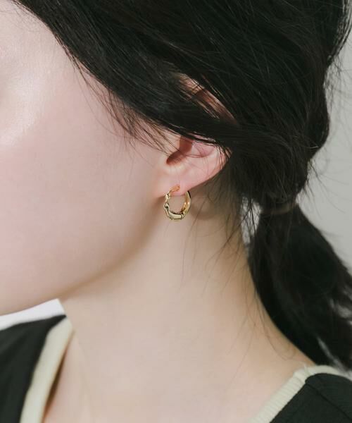 SMELLY / スメリー ピアス・イヤリング | ニュアンスツイストワンタッチフープイヤリング | 詳細2