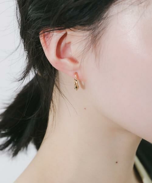 SMELLY / スメリー ピアス・イヤリング | ニュアンスツイストワンタッチフープイヤリング | 詳細4